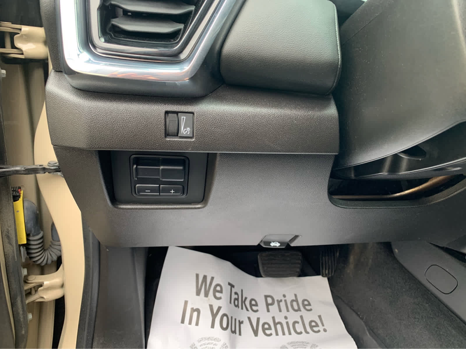 Used 2024 GMC Canyon Elevation w/ Convenience Package image 13