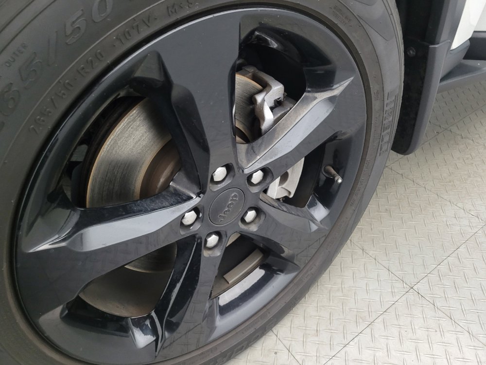 Used 2023 Jeep Grand Cherokee L Limited w/ Black Appearance Package image 31