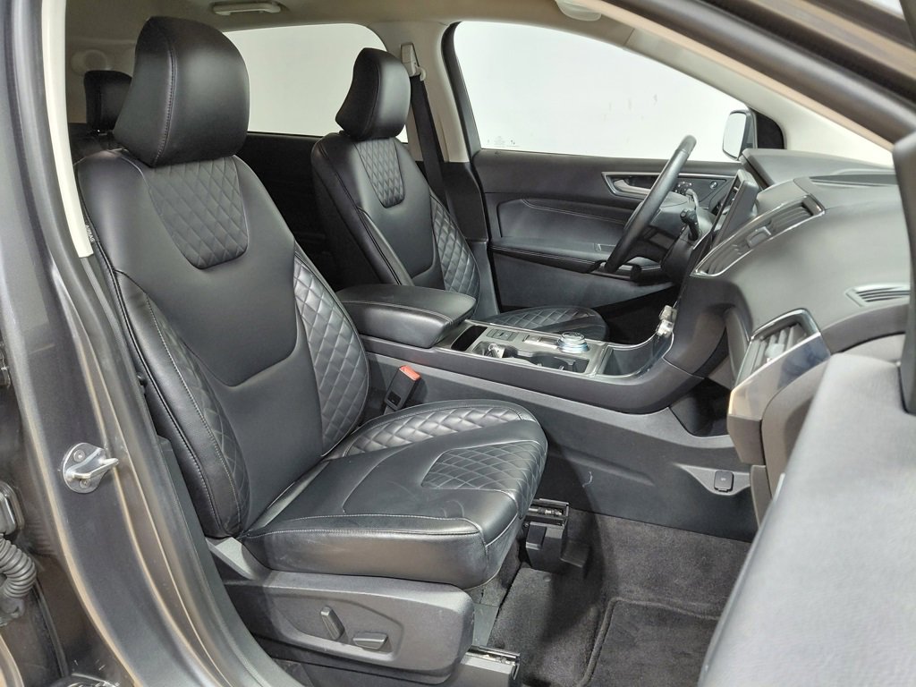 Used 2024 Ford Edge Titanium image 23