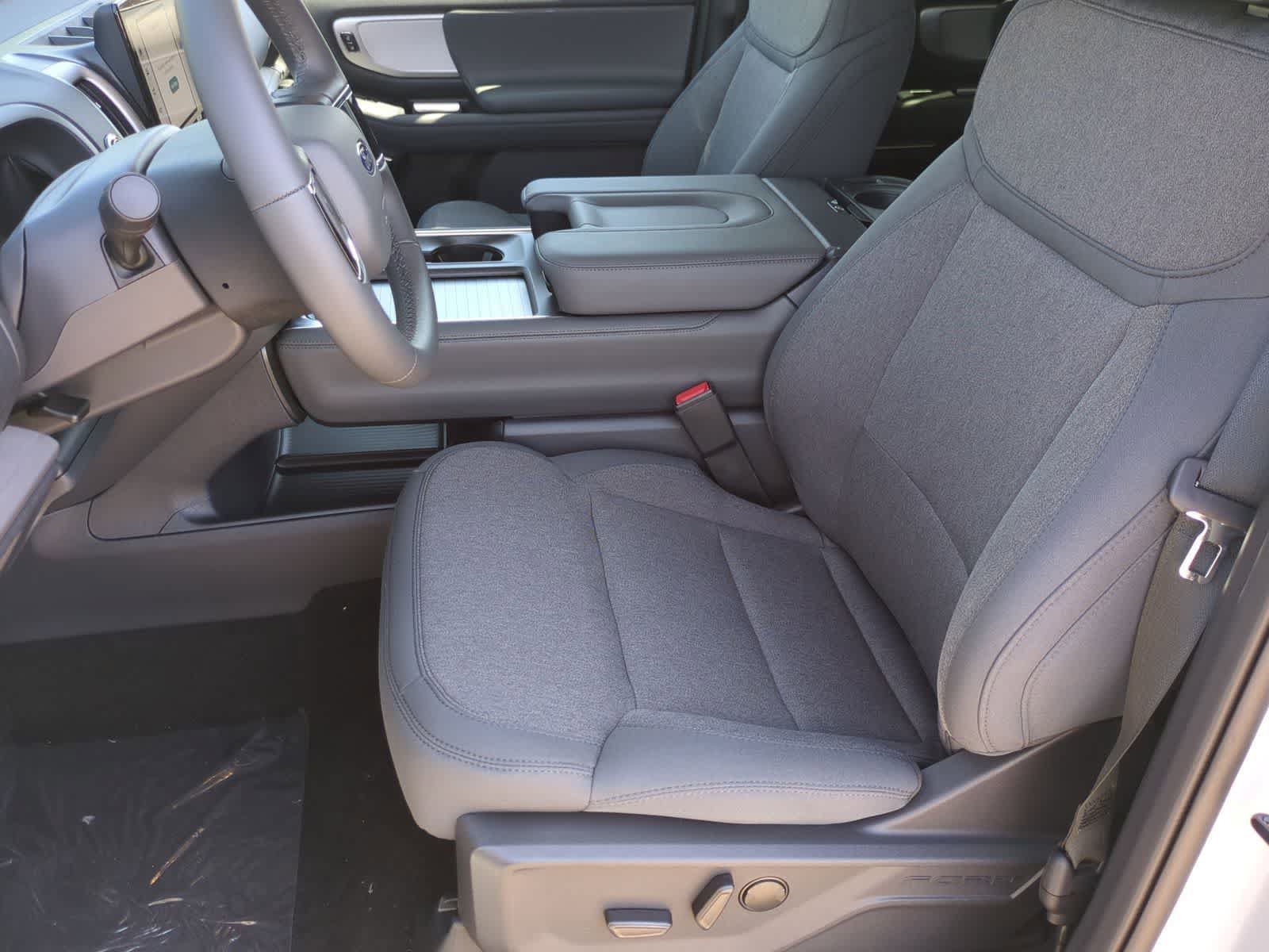 New 2026 Ford Expedition Active AWD/4WD image 16