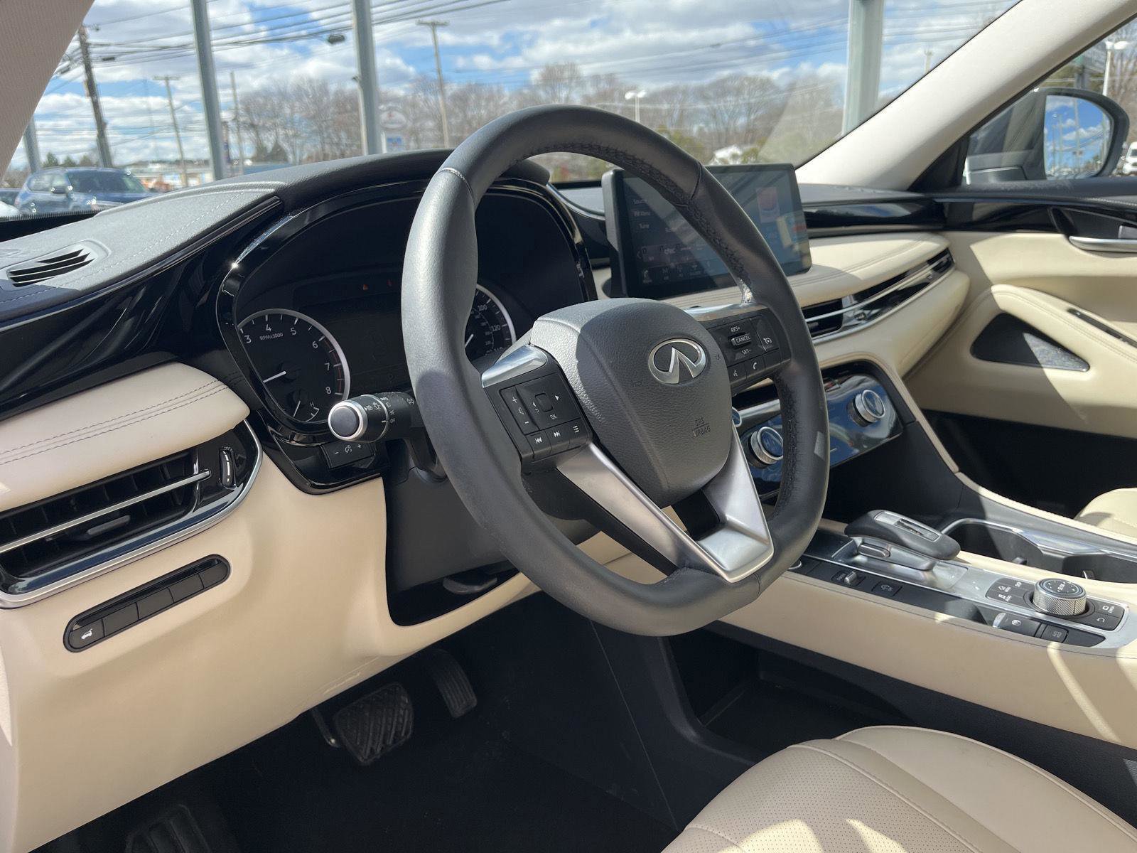 Certified 2025 INFINITI QX60 Pure image 11