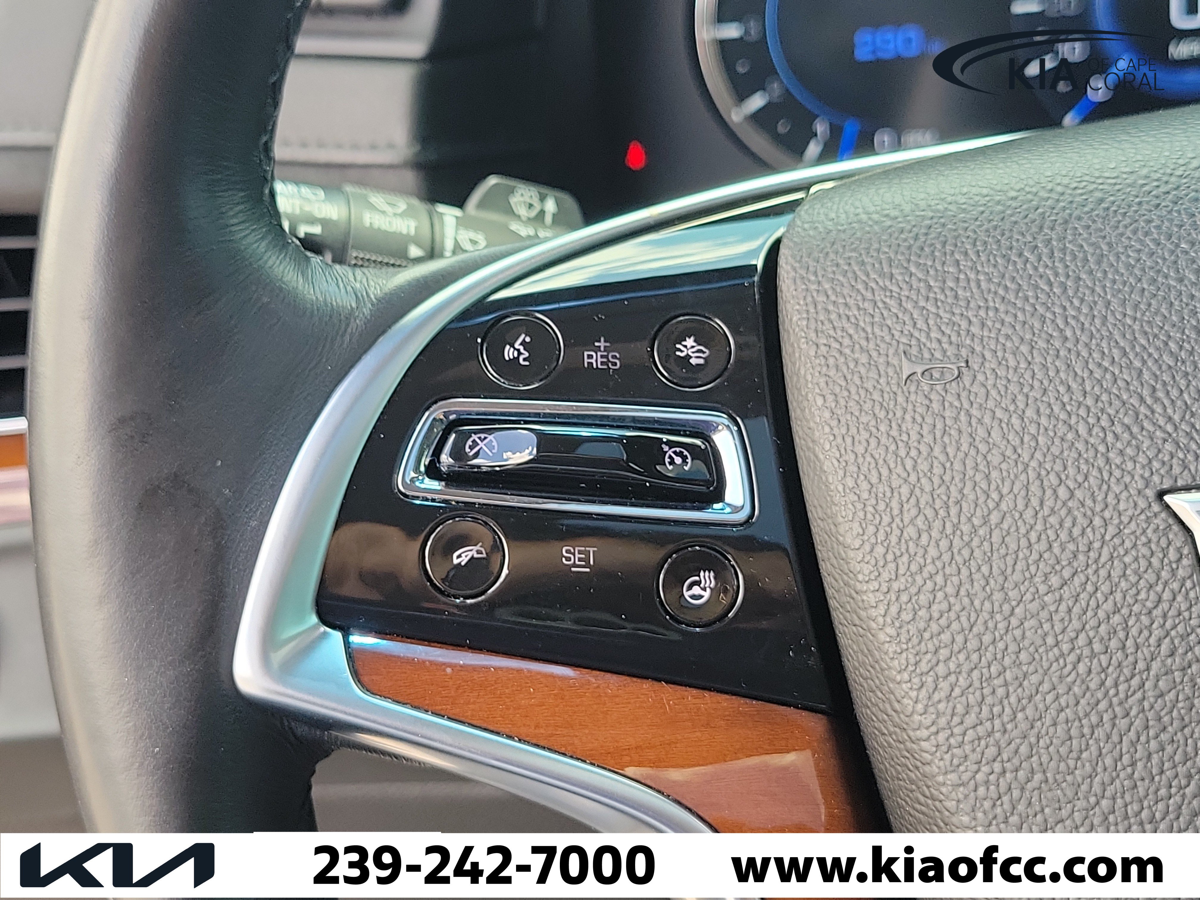 Used 2017 Cadillac Escalade Premium Luxury AWD/4WD image 27