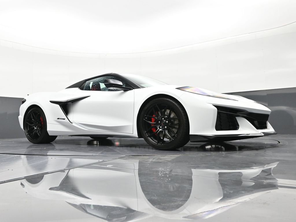 Used 2026 Chevrolet Corvette Z06 RWD image 23