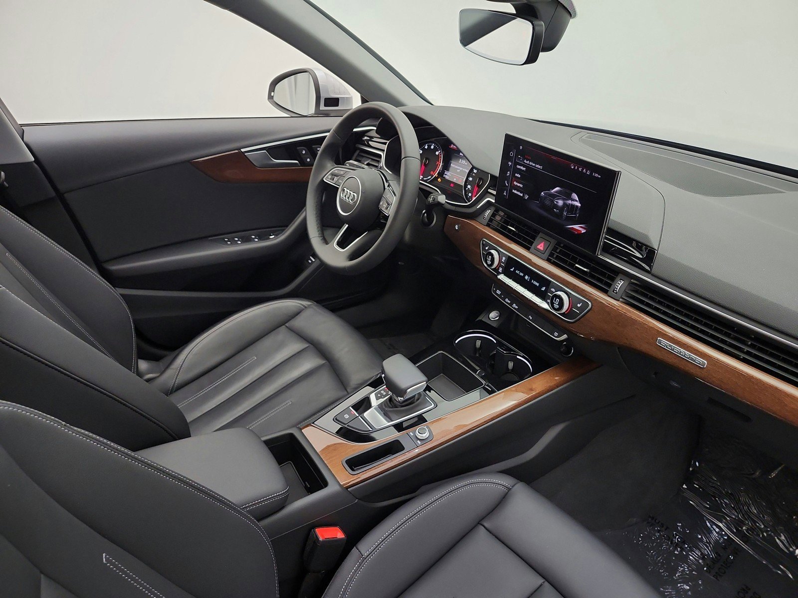 Used 2023 Audi A4 2.0T Premium w/ Convenience Package AWD/4WD image 18