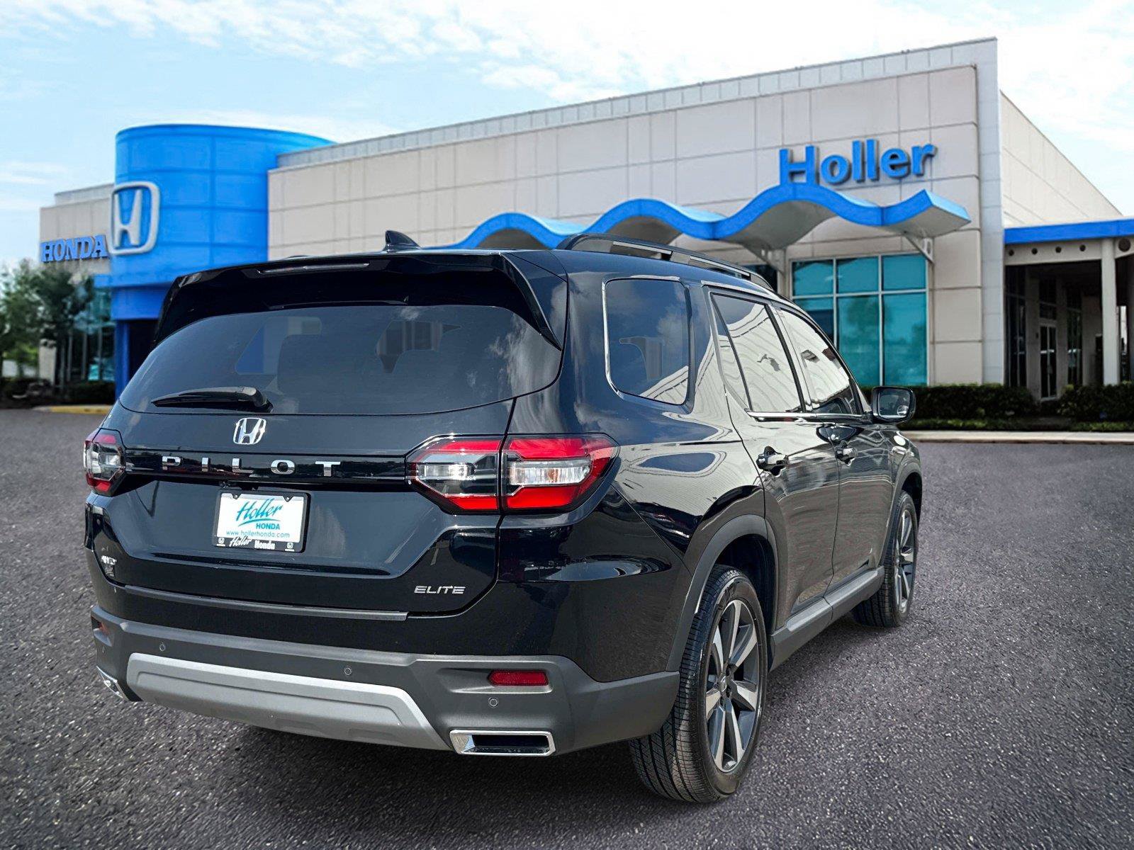 Certified 2025 Honda Pilot Elite image 4