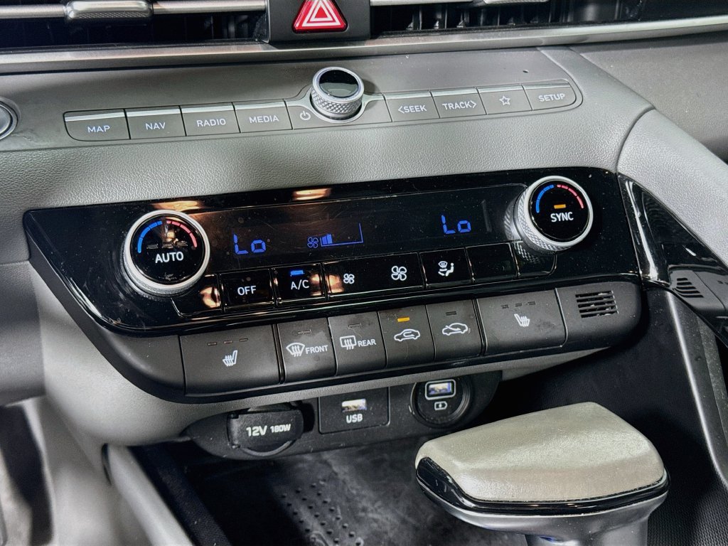Used 2023 Hyundai Elantra SEL w/ Convenience Package FWD image 16