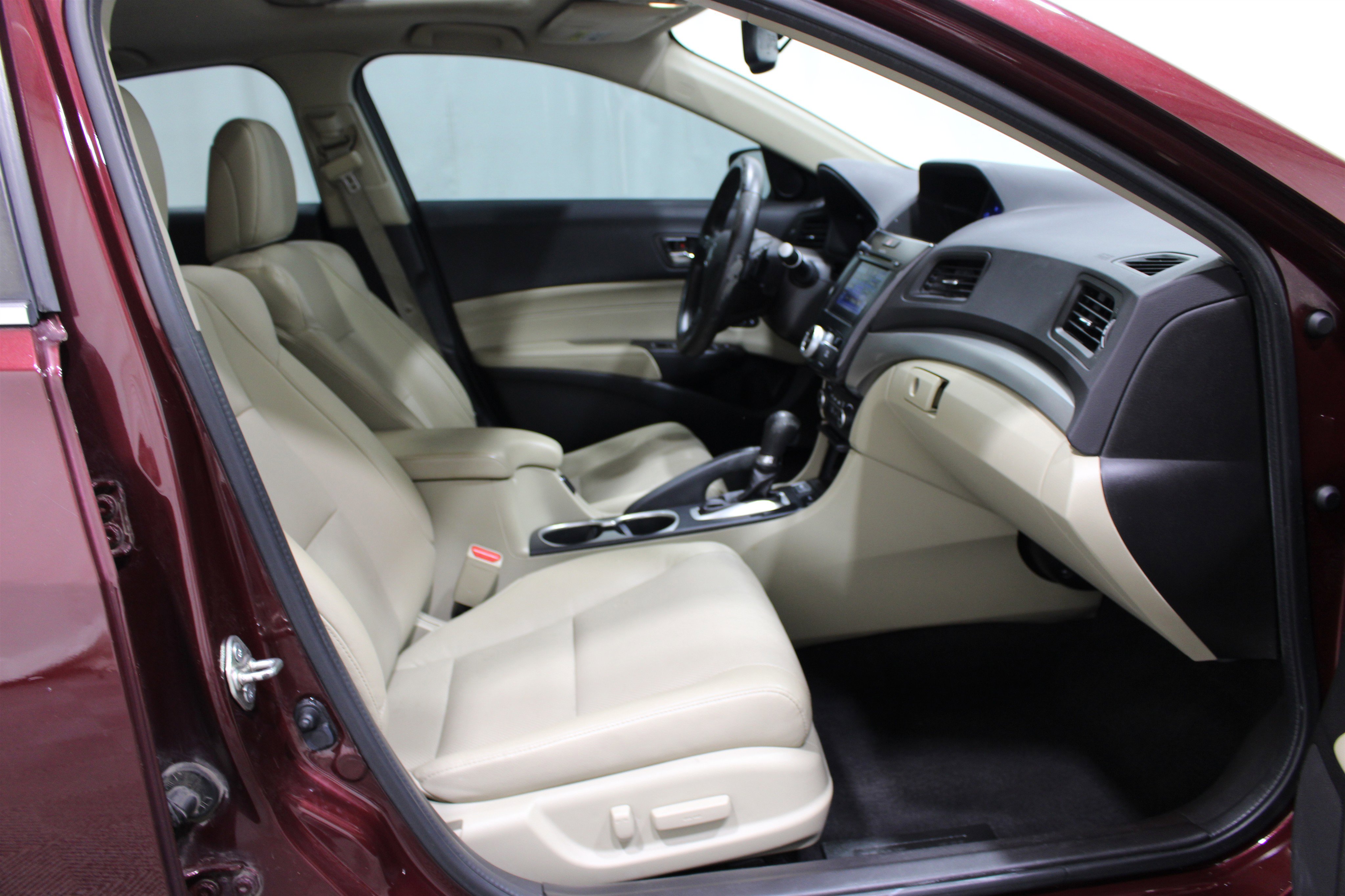 Used 2016 Acura ILX FWD image 25