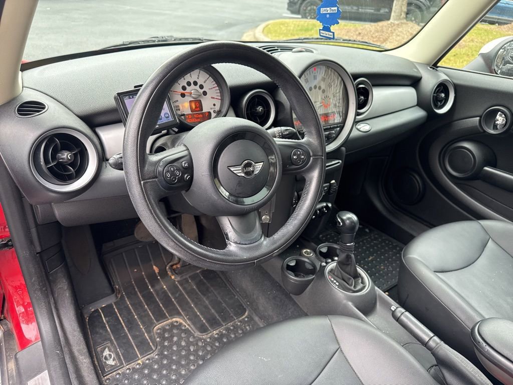 Used 2012 MINI Cooper Hardtop image 2