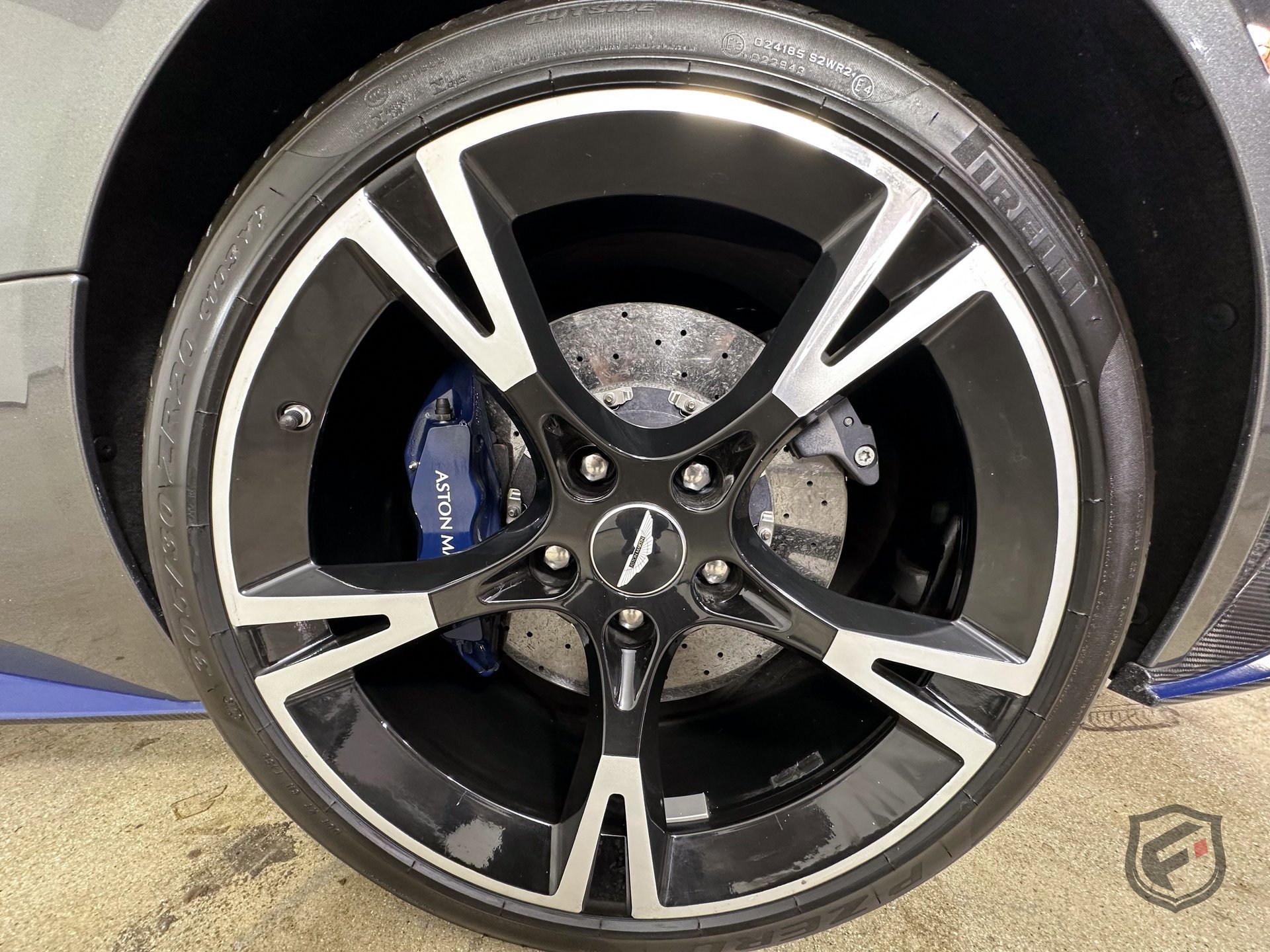 Used 2018 Aston Martin Vanquish S RWD image 39