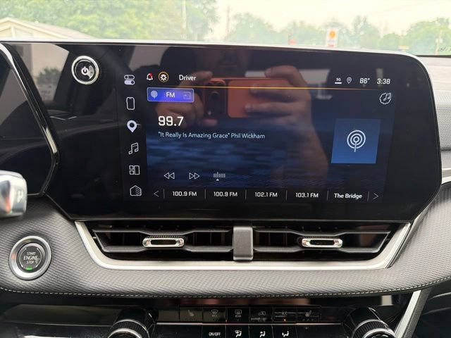 Used 2025 Chevrolet Equinox LT w/ Safety and Technology Package FWD image 29