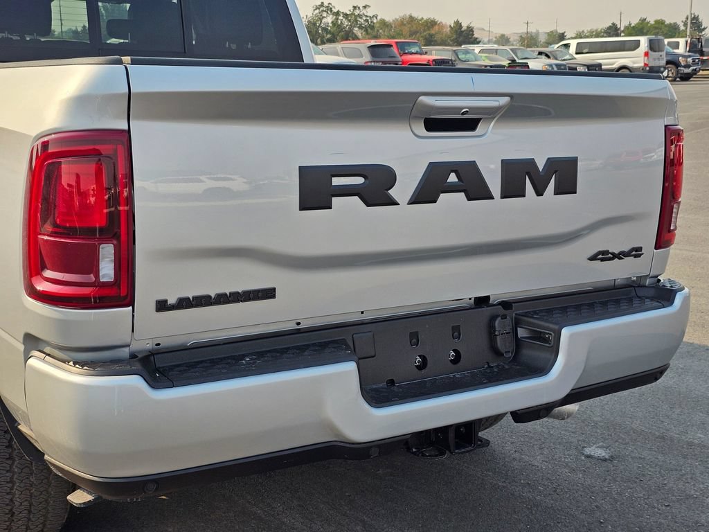 New 2026 RAM 2500 Laramie AWD/4WD image 7