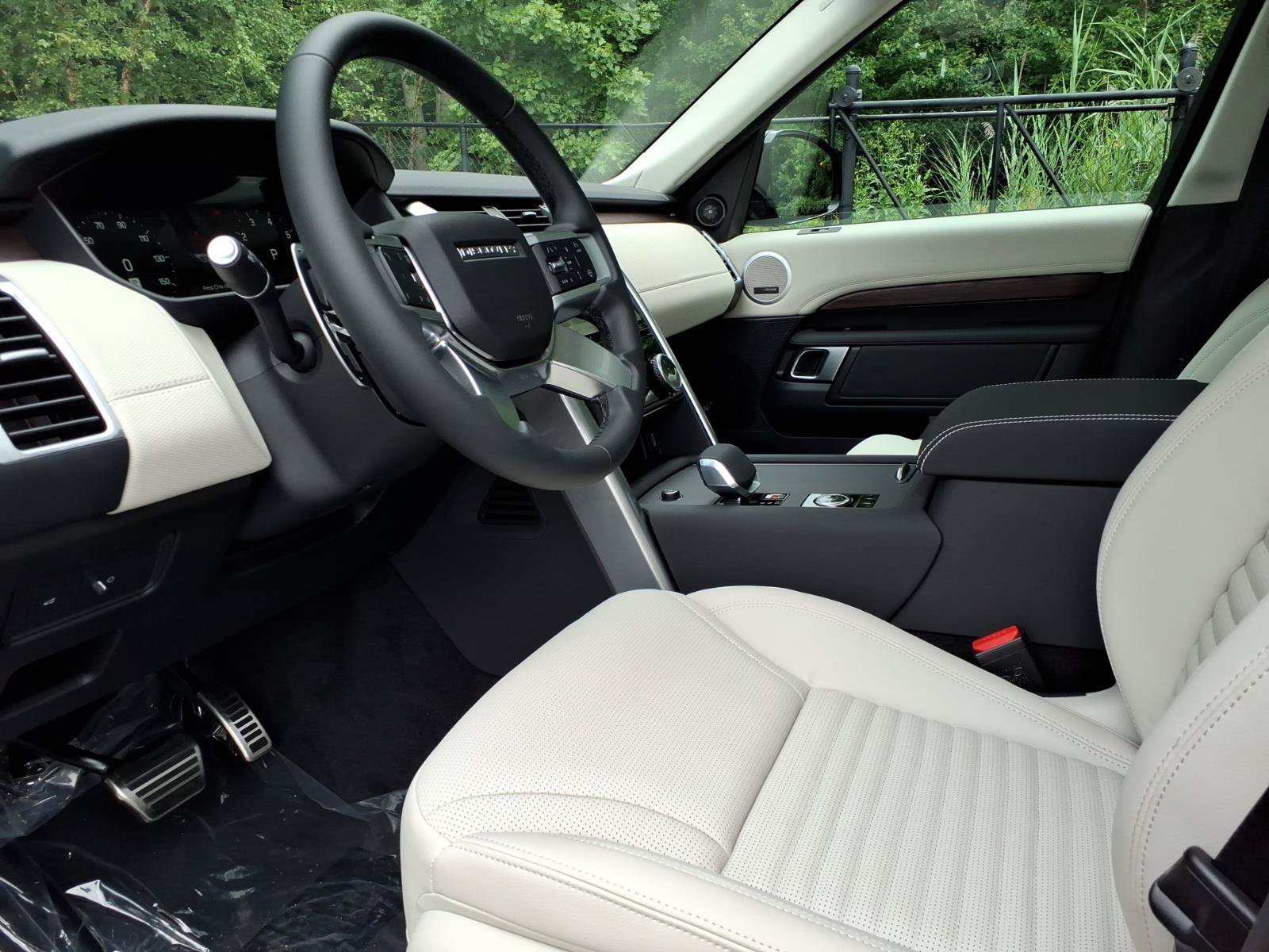New 2026 Land Rover Discovery Dynamic SE AWD/4WD image 17