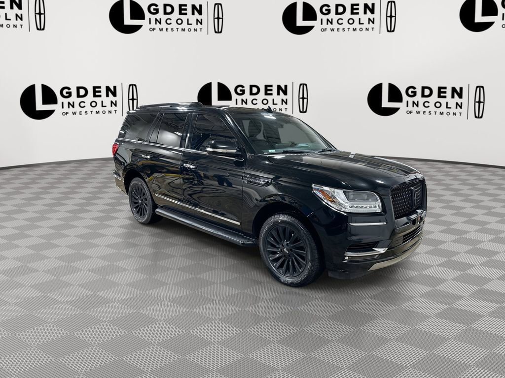 Used 2018 Lincoln Navigator Premiere image 2