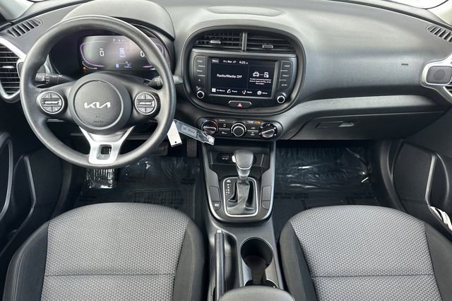 Used 2023 Kia Soul LX w/ LX Technology Package image 14