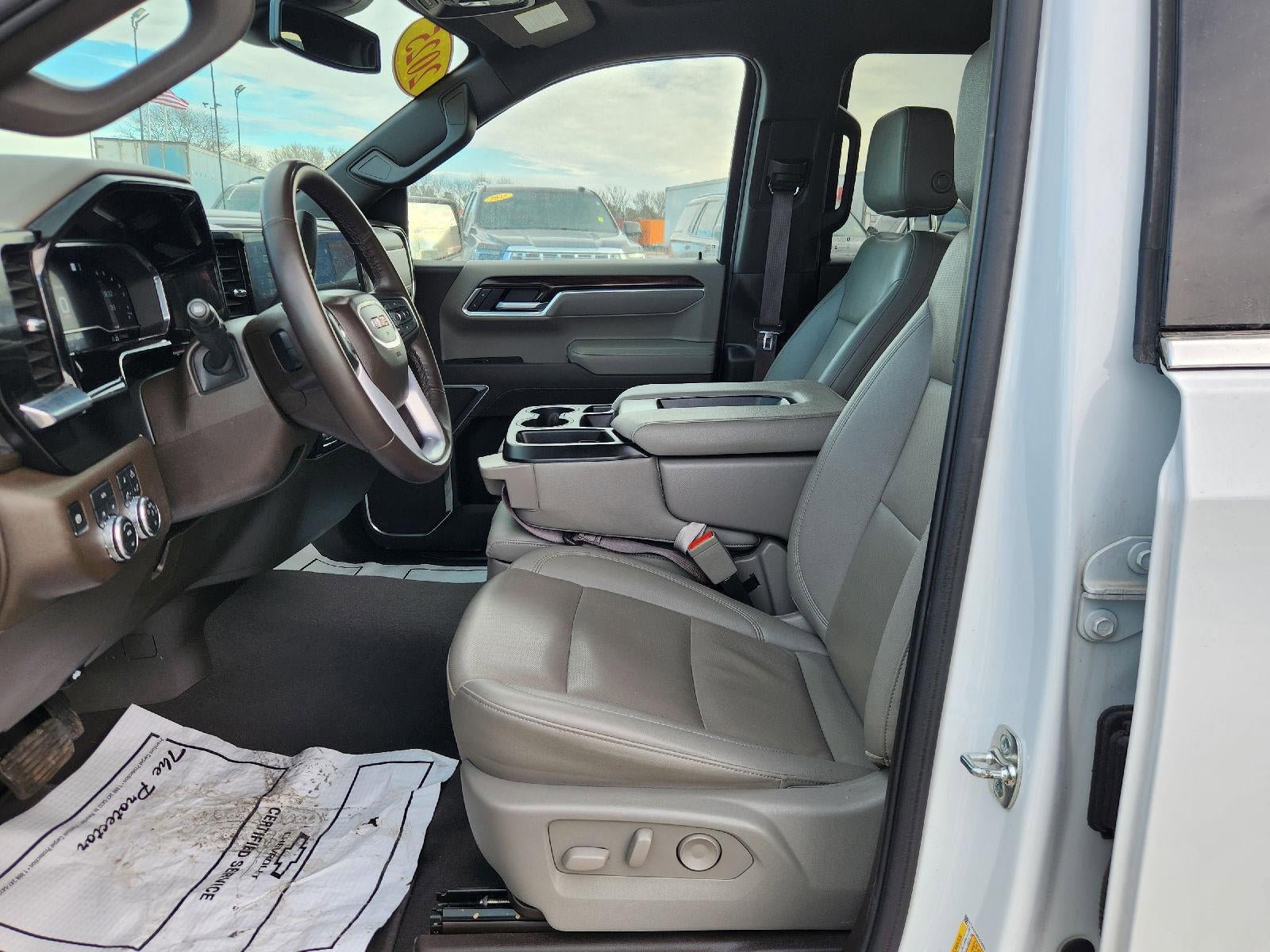 Used 2025 GMC Sierra 1500 SLT image 17