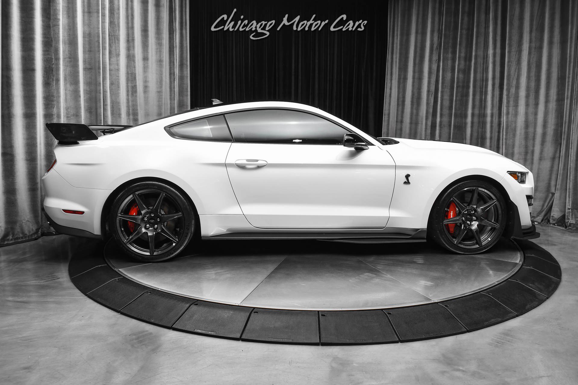 Used 2022 Ford Mustang Shelby GT500 w/ Carbon Fiber Track Pack RWD image 44