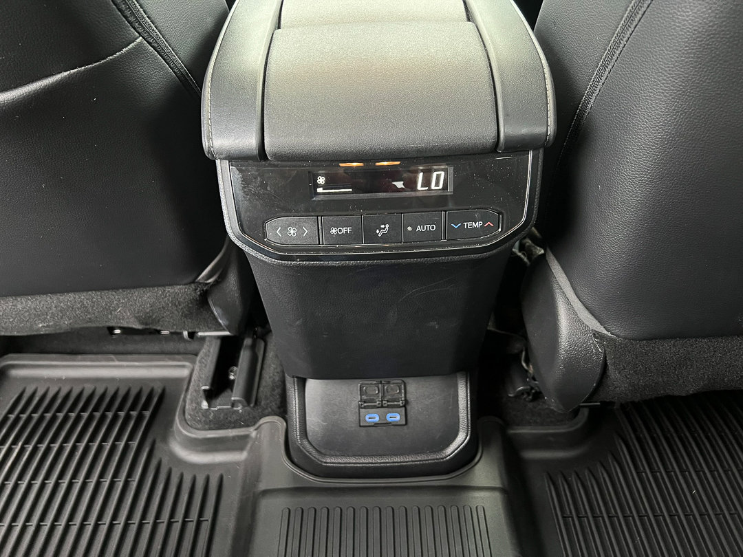 Used 2022 Toyota Highlander XSE image 31