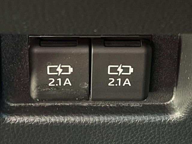 Used 2021 Toyota Venza LE AWD/4WD image 19