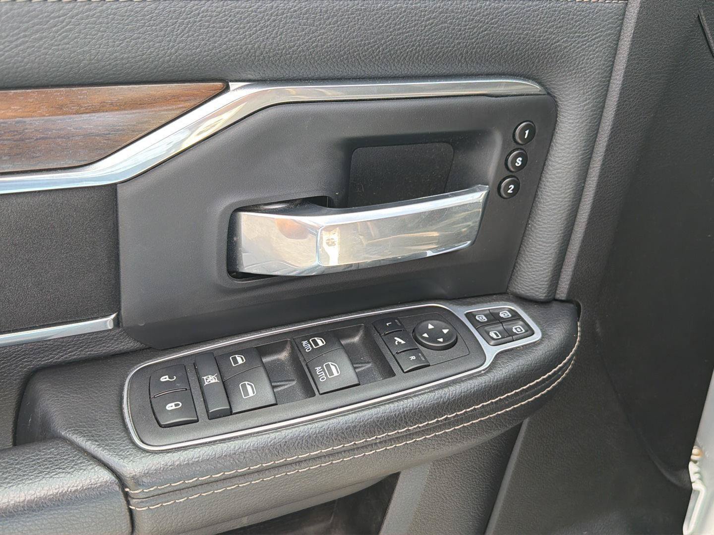Used 2024 RAM 2500 Laramie AWD/4WD image 33