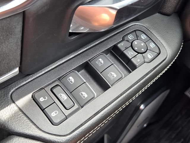 Used 2025 RAM 2500 Laramie AWD/4WD image 24