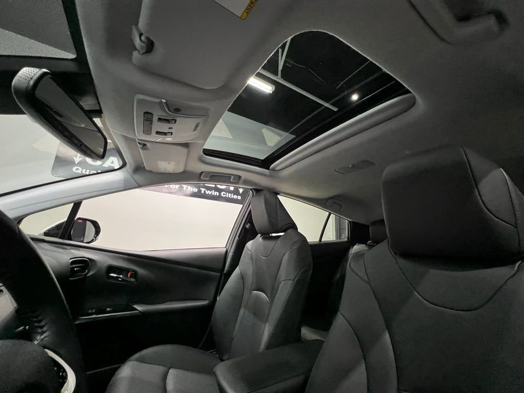 Used 2017 Toyota Prius Four w/ Advanced Technology Package image 28