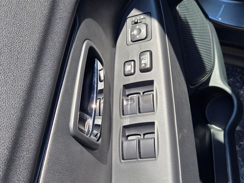 New 2026 Mitsubishi Outlander Sport LE AWD/4WD image 18
