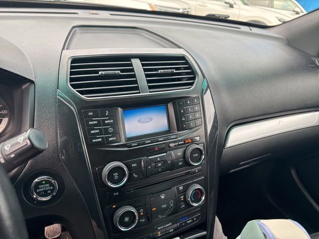 Used 2017 Ford Explorer XLT FWD image 15