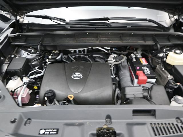 Used 2022 Toyota Highlander XLE image 19