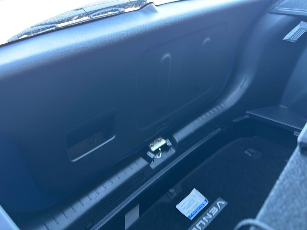 New 2024 Hyundai Venue Limited image 25