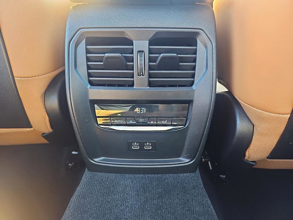 Used 2025 BMW 330i Sedan w/ M Sport Package image 34