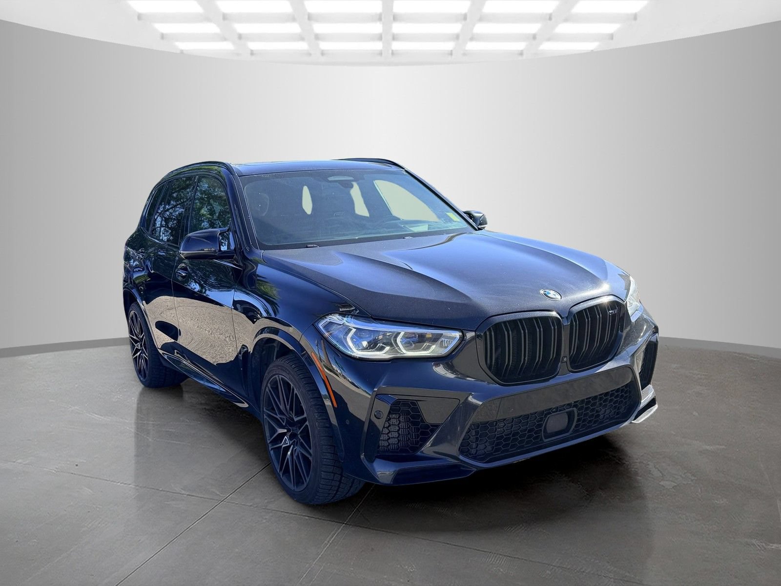 Used 2020 BMW X5 M Competition w/ Executive Package AWD/4WD image 3
