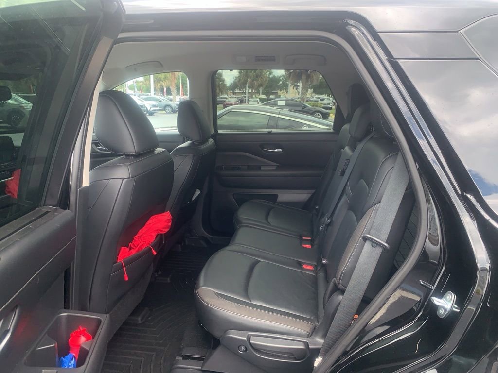 Certified 2022 Nissan Pathfinder SL w/ SL Black Package FWD image 3