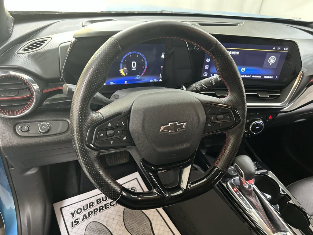 Used 2025 Chevrolet Trax RS w/ Driver Confidence Package FWD image 4