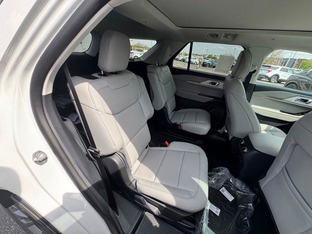 New 2026 Ford Explorer Active w/ Active Comfort Package AWD/4WD image 14