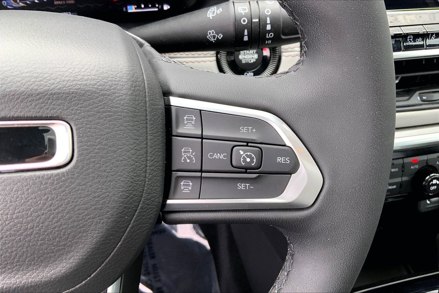 Certified 2025 Jeep Compass Limited w/ Elite Group AWD/4WD image 21