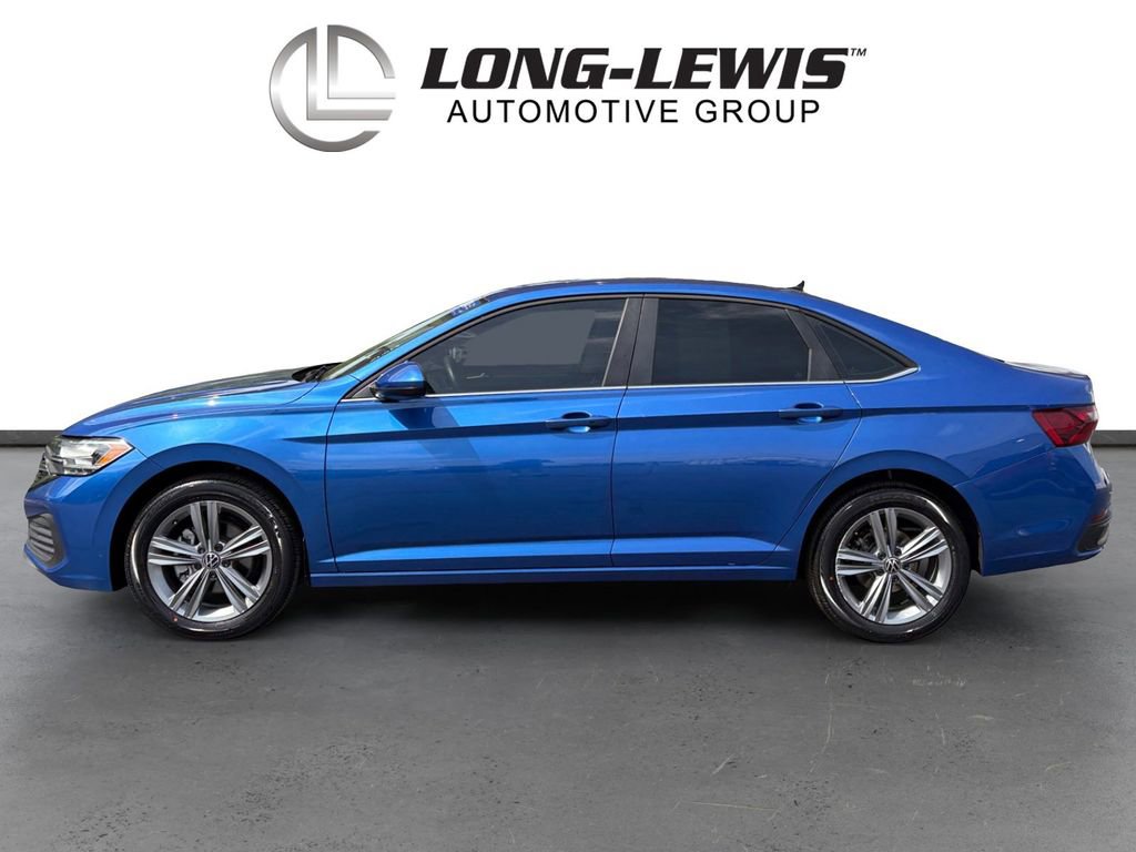 Certified 2024 Volkswagen Jetta SE image 2