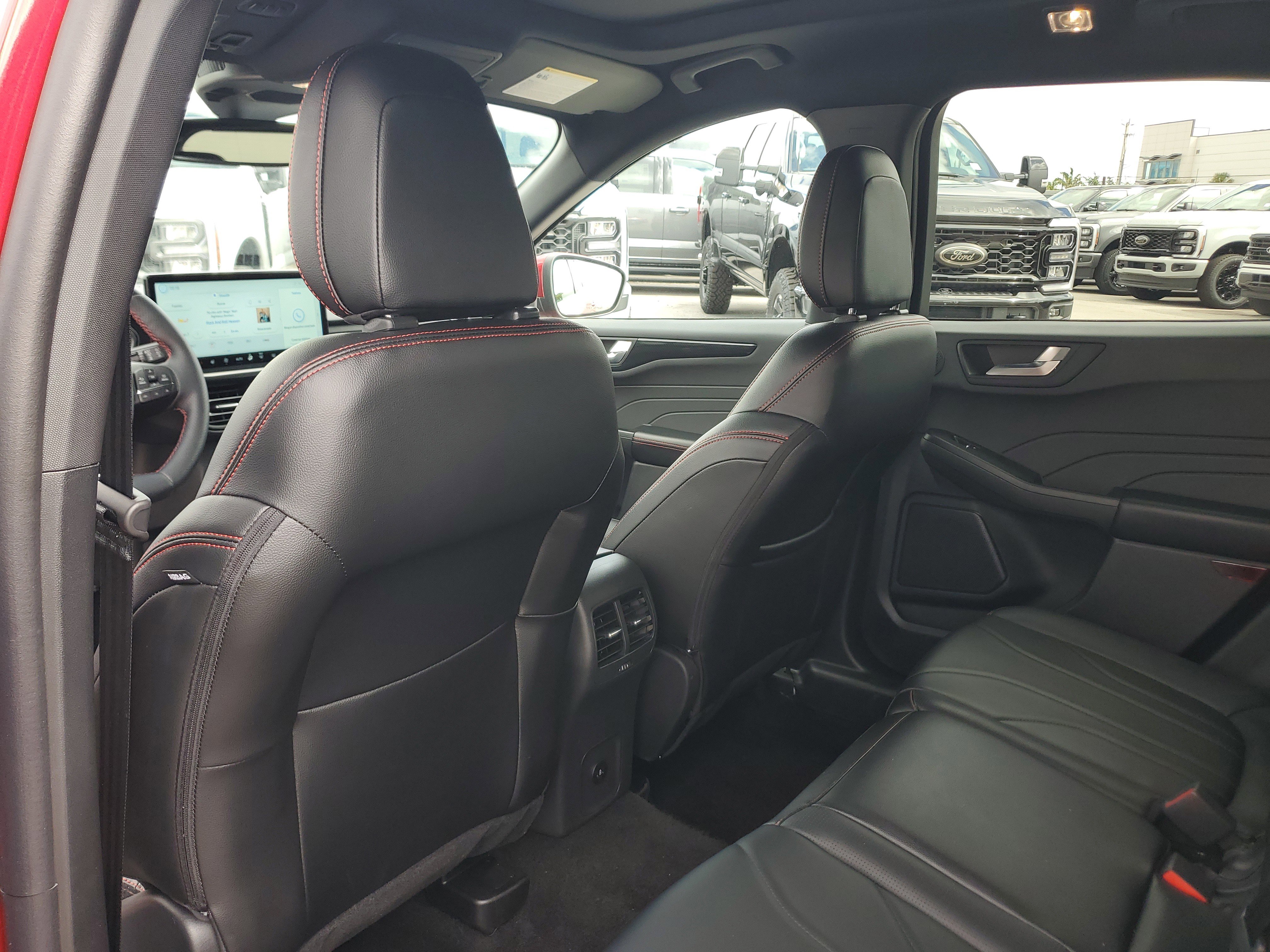 Used 2025 Ford Escape ST-Line Elite w/ Premium Technology Package image 15