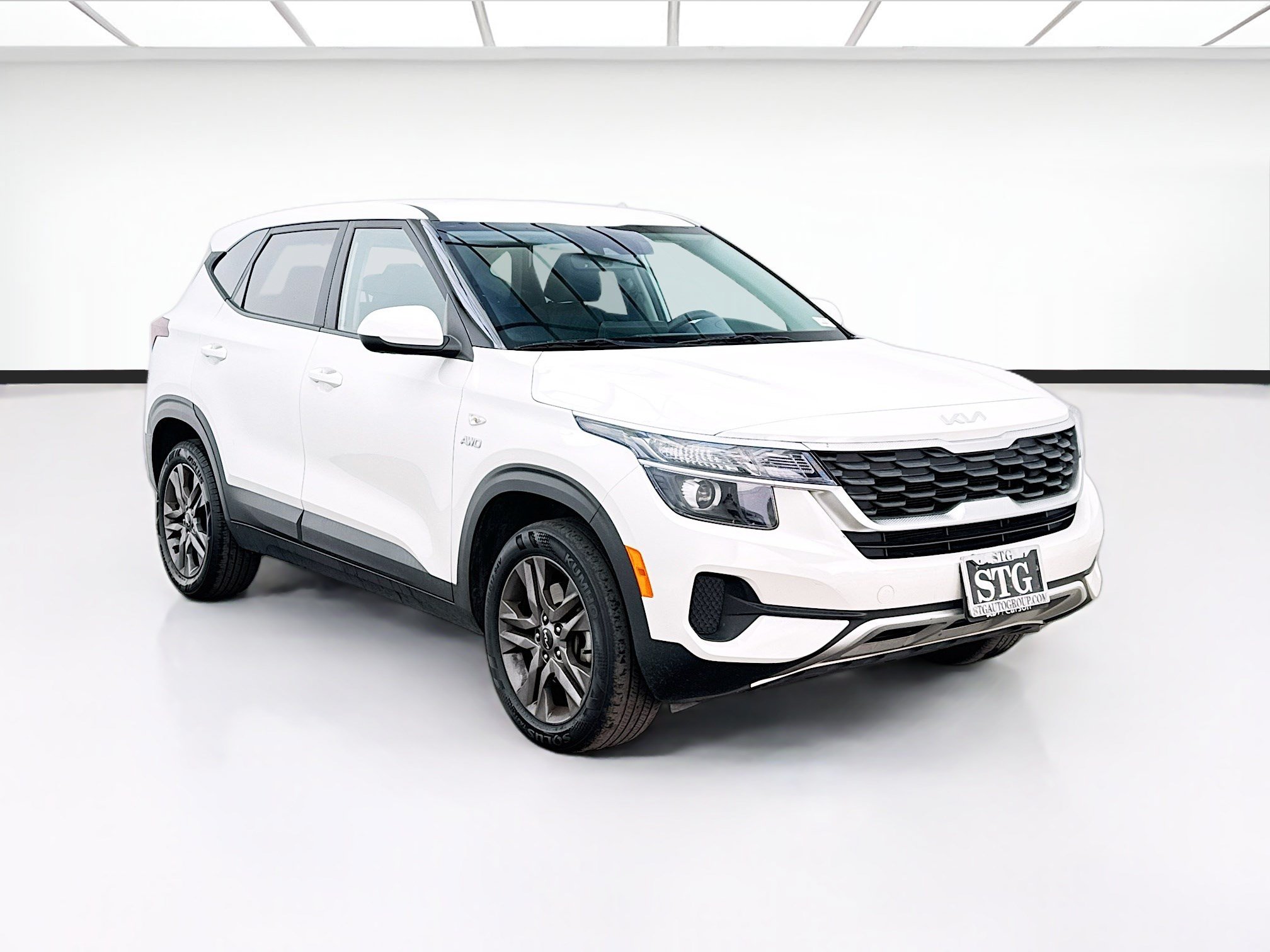 Used 2023 Kia Seltos LX AWD/4WD image 3