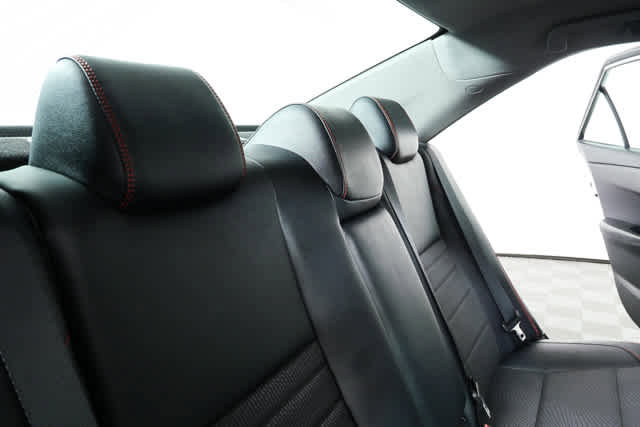 Used 2016 Toyota Camry SE image 17