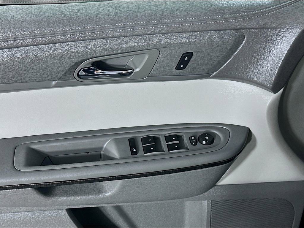 Used 2014 GMC Acadia SLT image 24