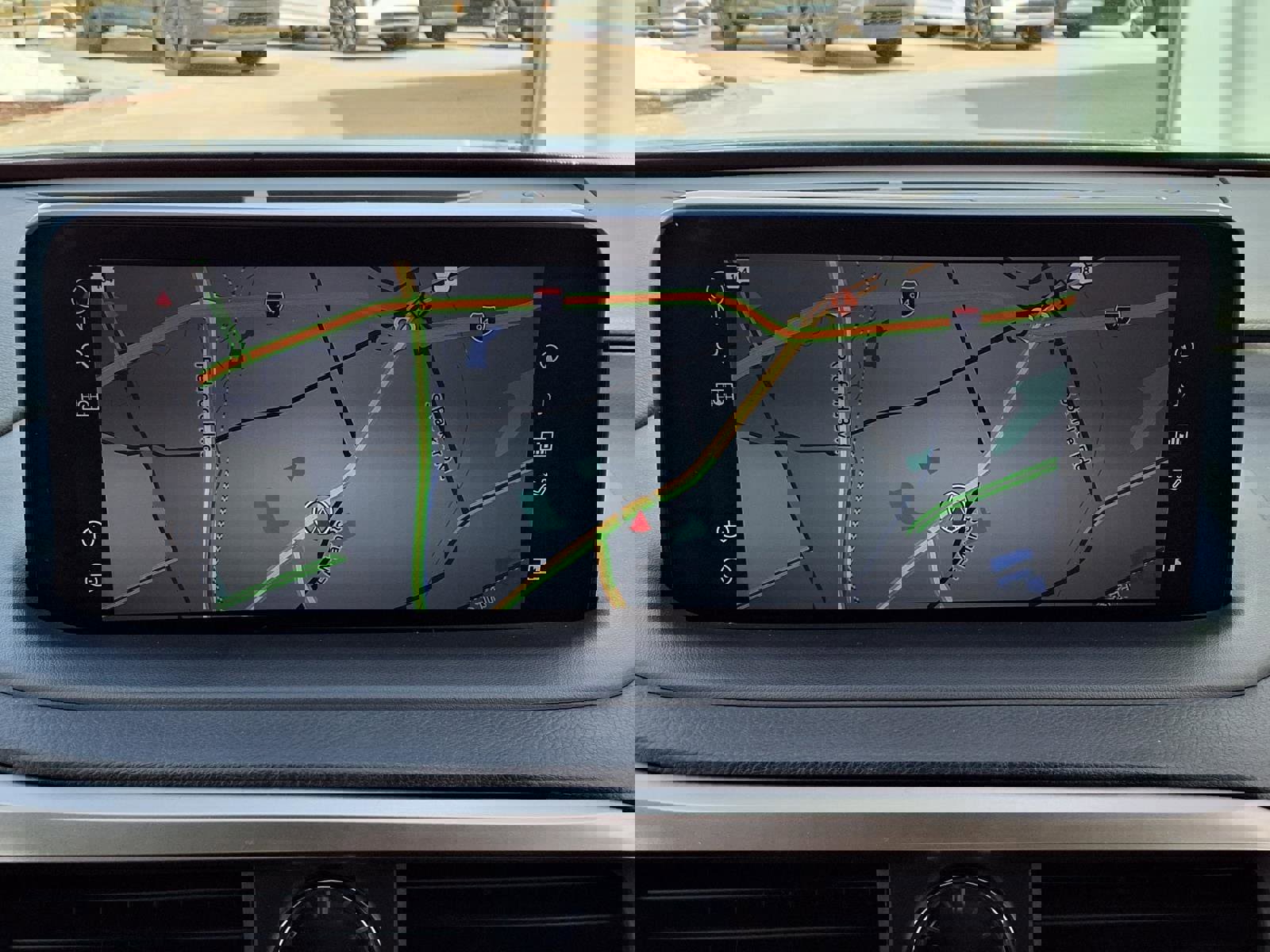 Used 2020 Lexus RX 350L Premium w/ Premium Package image 18