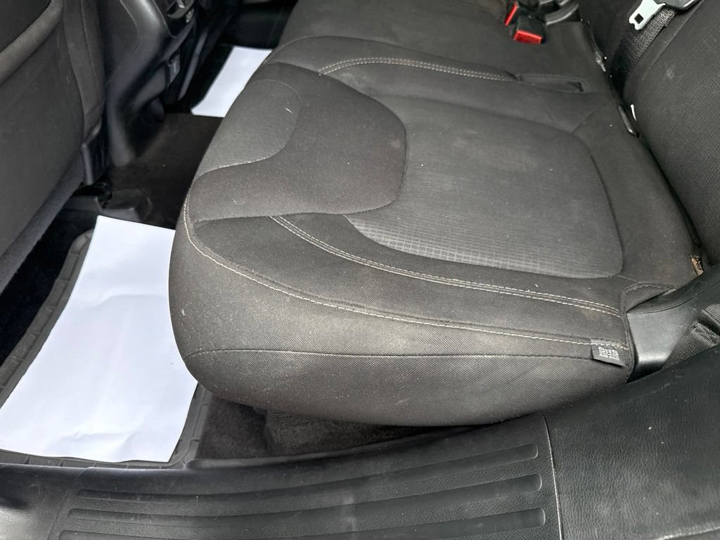 Used 2017 Jeep Cherokee Latitude AWD/4WD image 30
