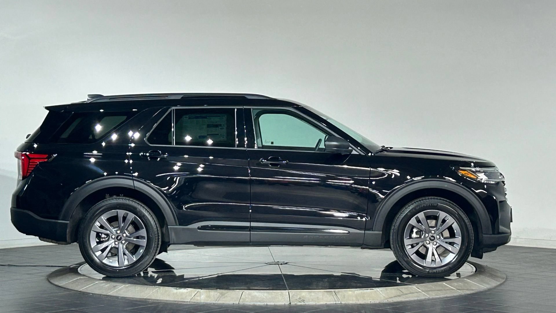 New 2026 Ford Explorer Active w/ Active Comfort Package AWD/4WD image 11