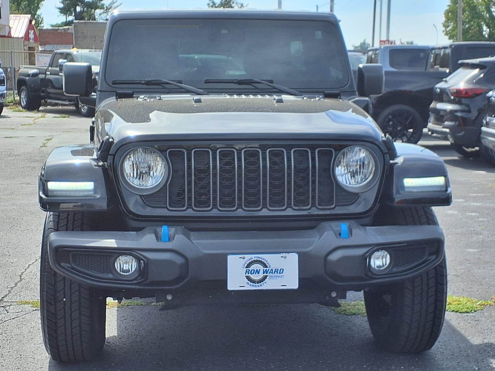 Used 2024 Jeep Wrangler Unlimited w/ Dual Top Group AWD/4WD image 24