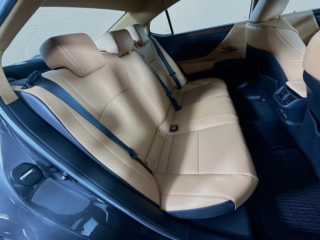 Certified 2025 Lexus ES 300h w/ Premium Package image 28