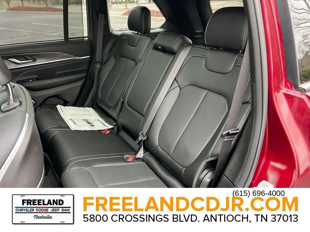New 2024 Jeep Grand Cherokee Overland w/ Luxury Tech Group IV AWD/4WD image 20
