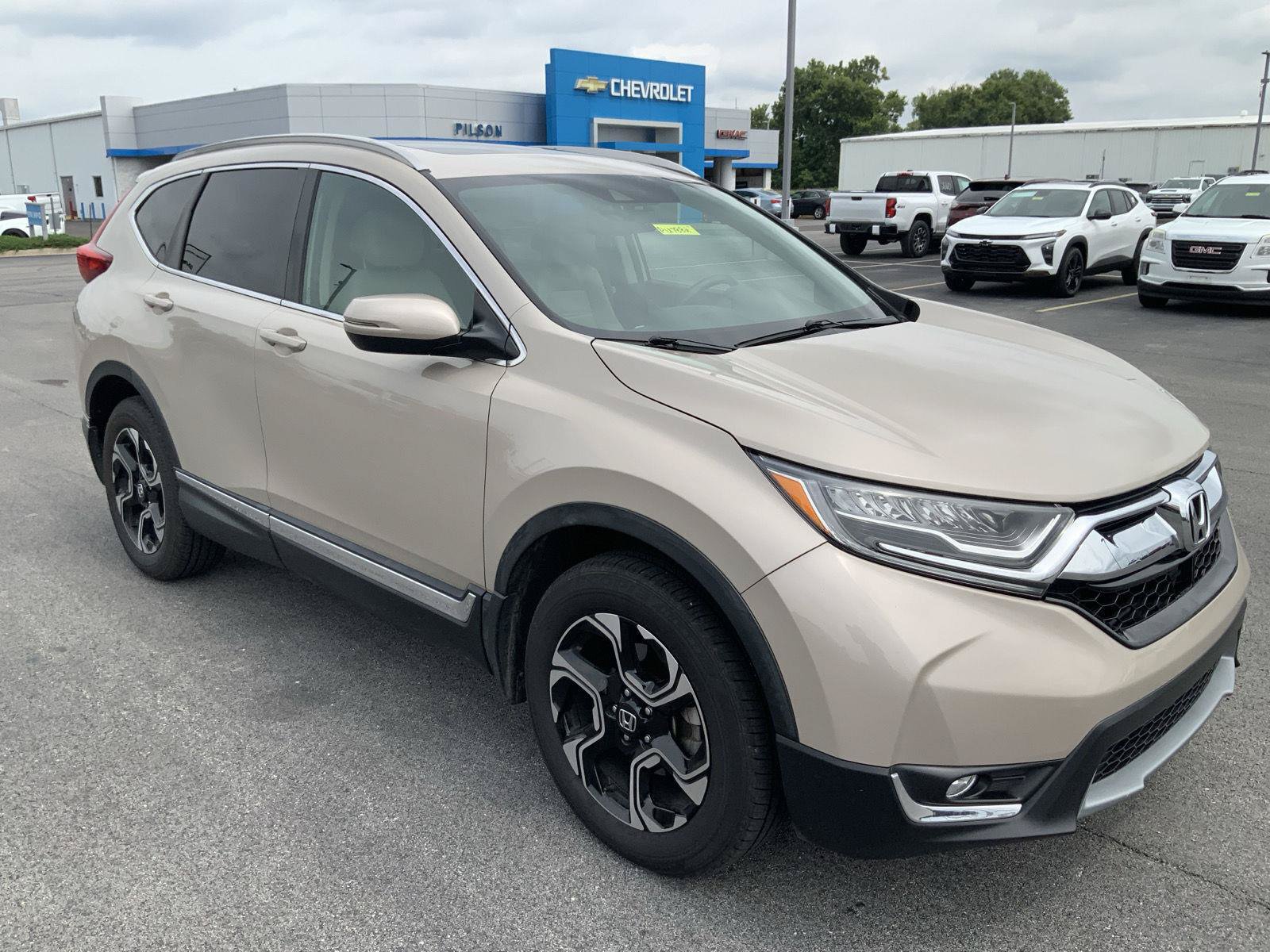Used 2018 Honda CR-V Touring image 2