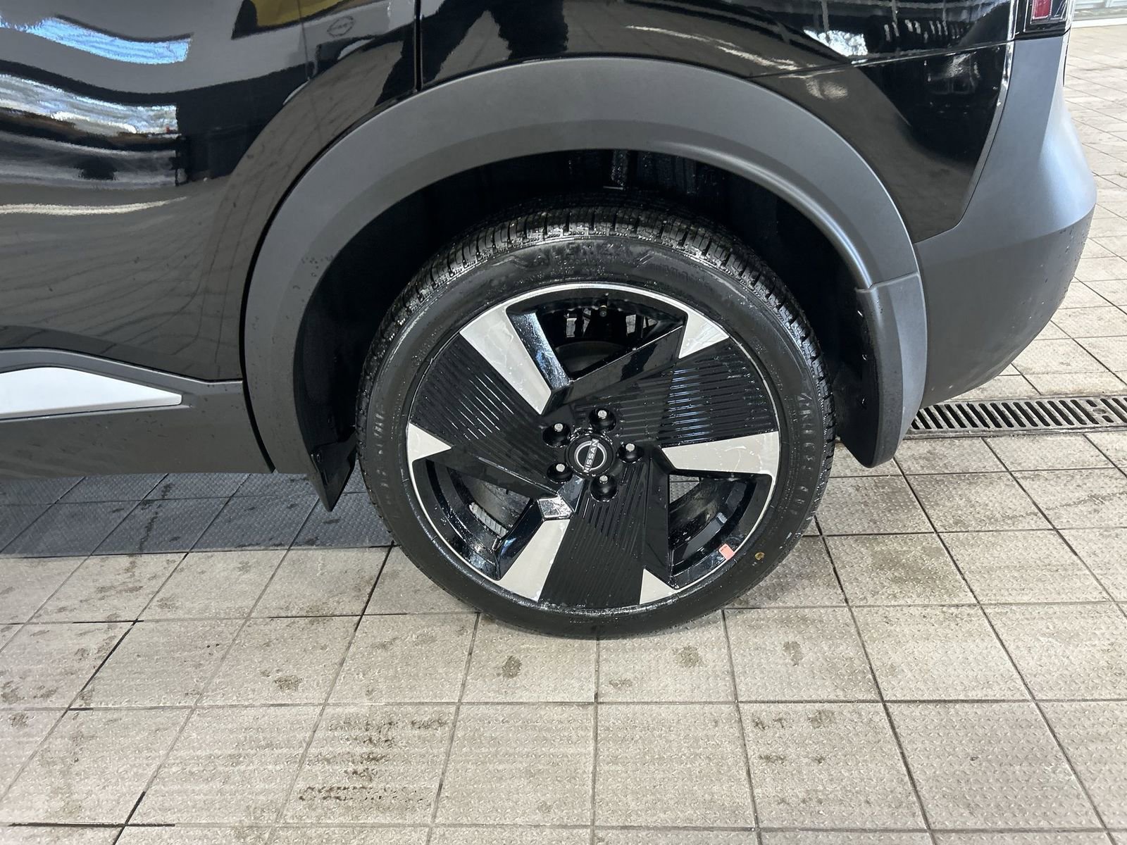 New 2026 Nissan Kicks SR w/ SR Premium Package image 12