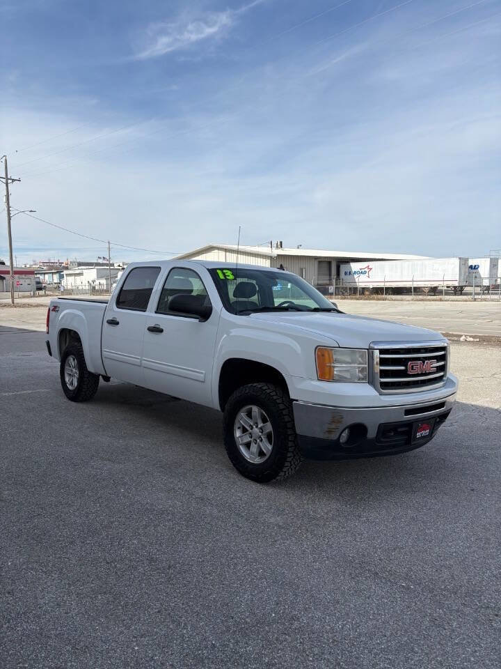 Used 2013 GMC Sierra 1500 SLE w/ Power Tech Package image 2