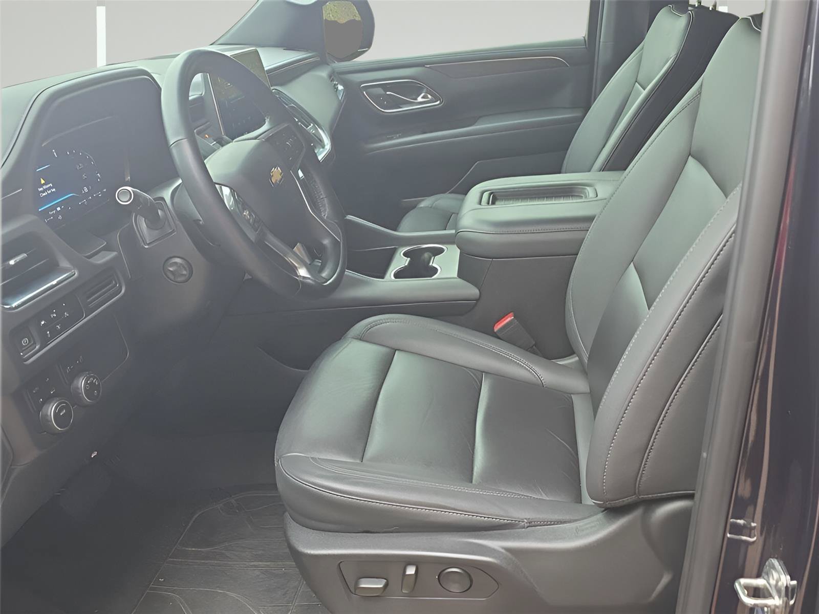 Used 2023 Chevrolet Tahoe LT w/ Luxury Package AWD/4WD image 19